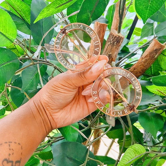 Fashion Sunnies - Picture 1 of 2